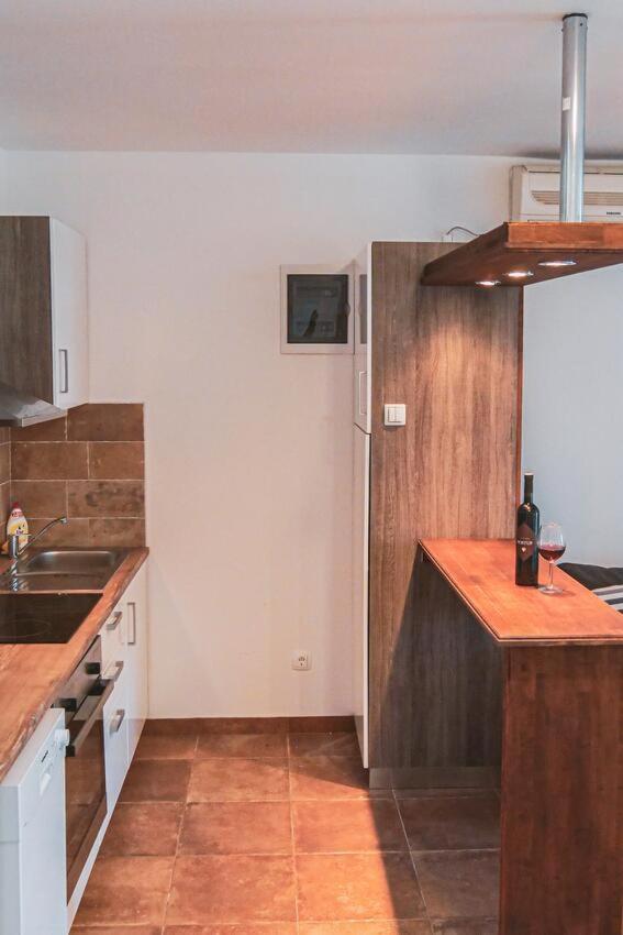 Fully Renovated One Bedroom Apartment With A Seaview - A Sevid Zewnętrze zdjęcie