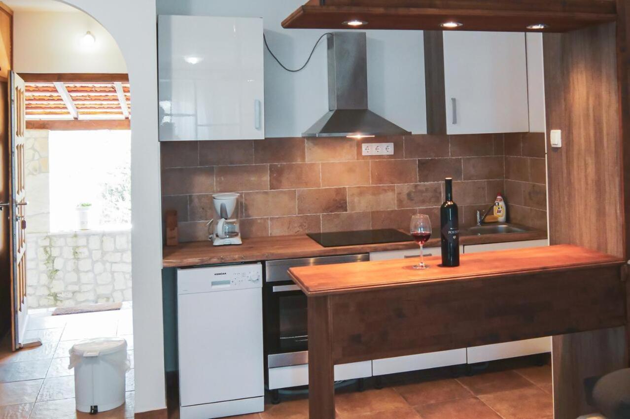 Fully Renovated One Bedroom Apartment With A Seaview - A Sevid Zewnętrze zdjęcie
